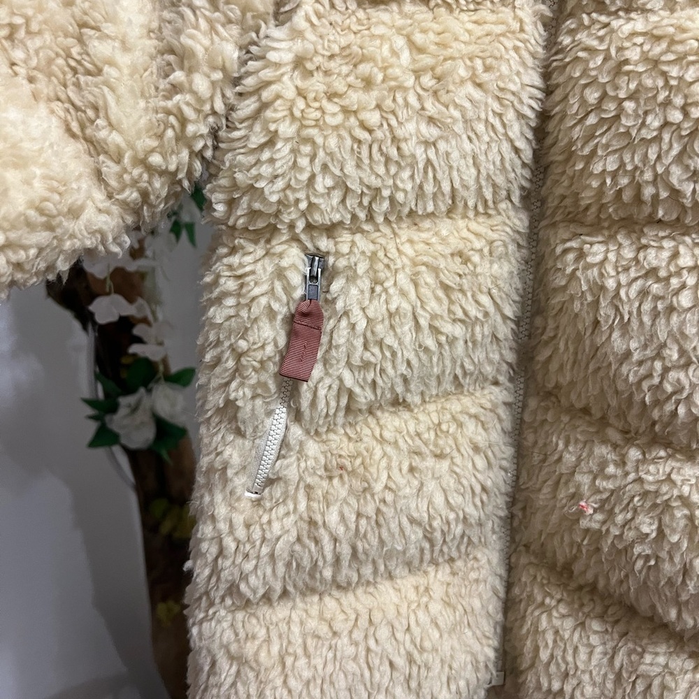 Patagonia GIRLS Cream Sherpa Hooded Coat - Picture 4 of 9